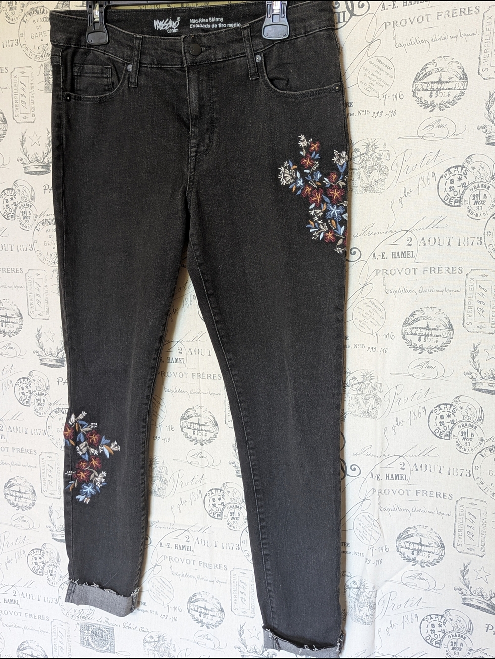 Mossimo Supply Co. Black Skinny Jeans w/ Multicolor Floral Embroidery Size 8-10